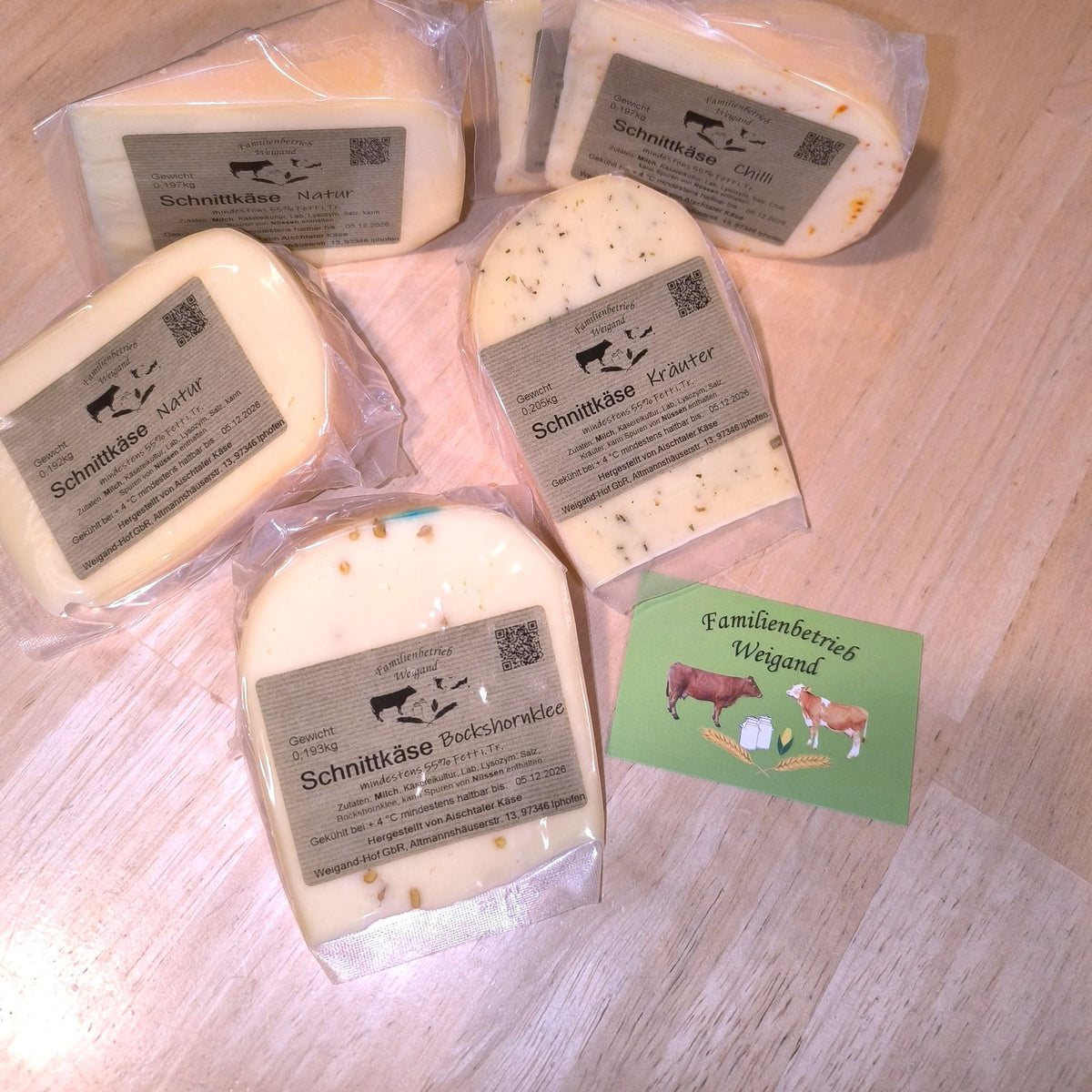 Schnittkäse vom Familienbetrieb Weigand aus Dornheim in den Sorten Natur, Kräuter, Chilli und Bockshornklee