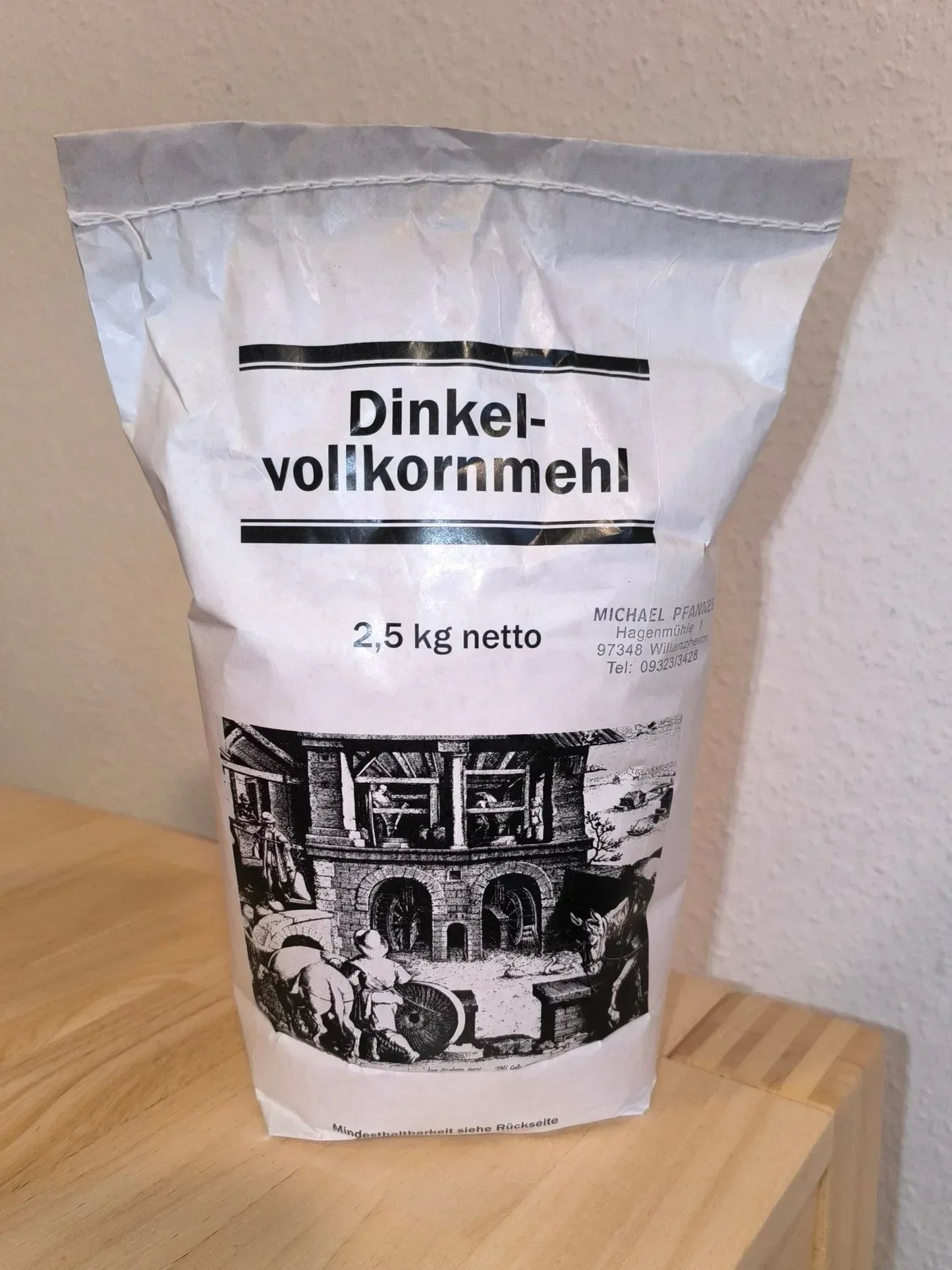 Dinkel-Vollkornmehl 2,5 kg | Michael Pfannes - Bienenhof-Keil-Shop