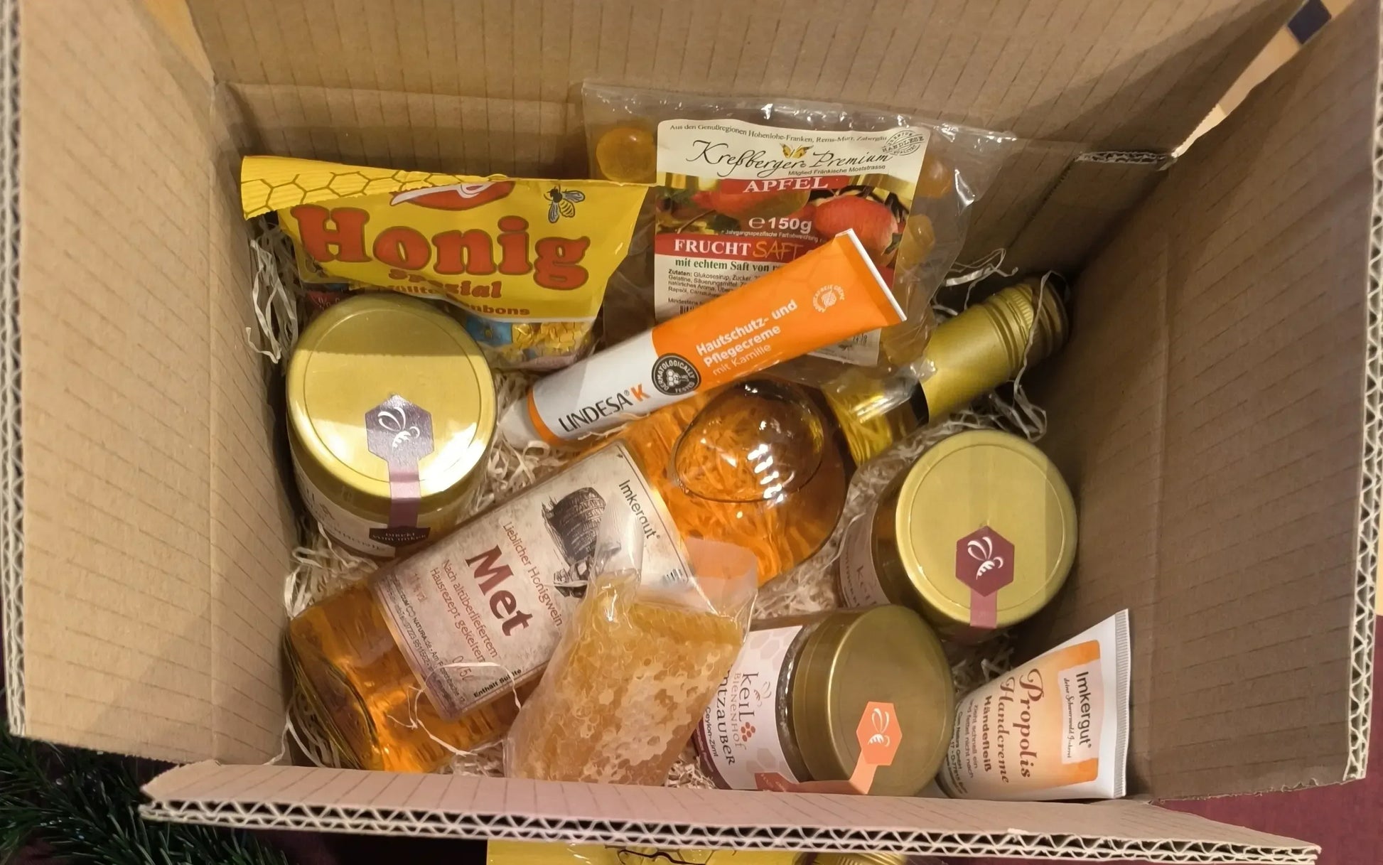 Geschenkbox Honig & Spezialitäten - Versandfertig verpackt - Bienenhof-Keil-Shop
