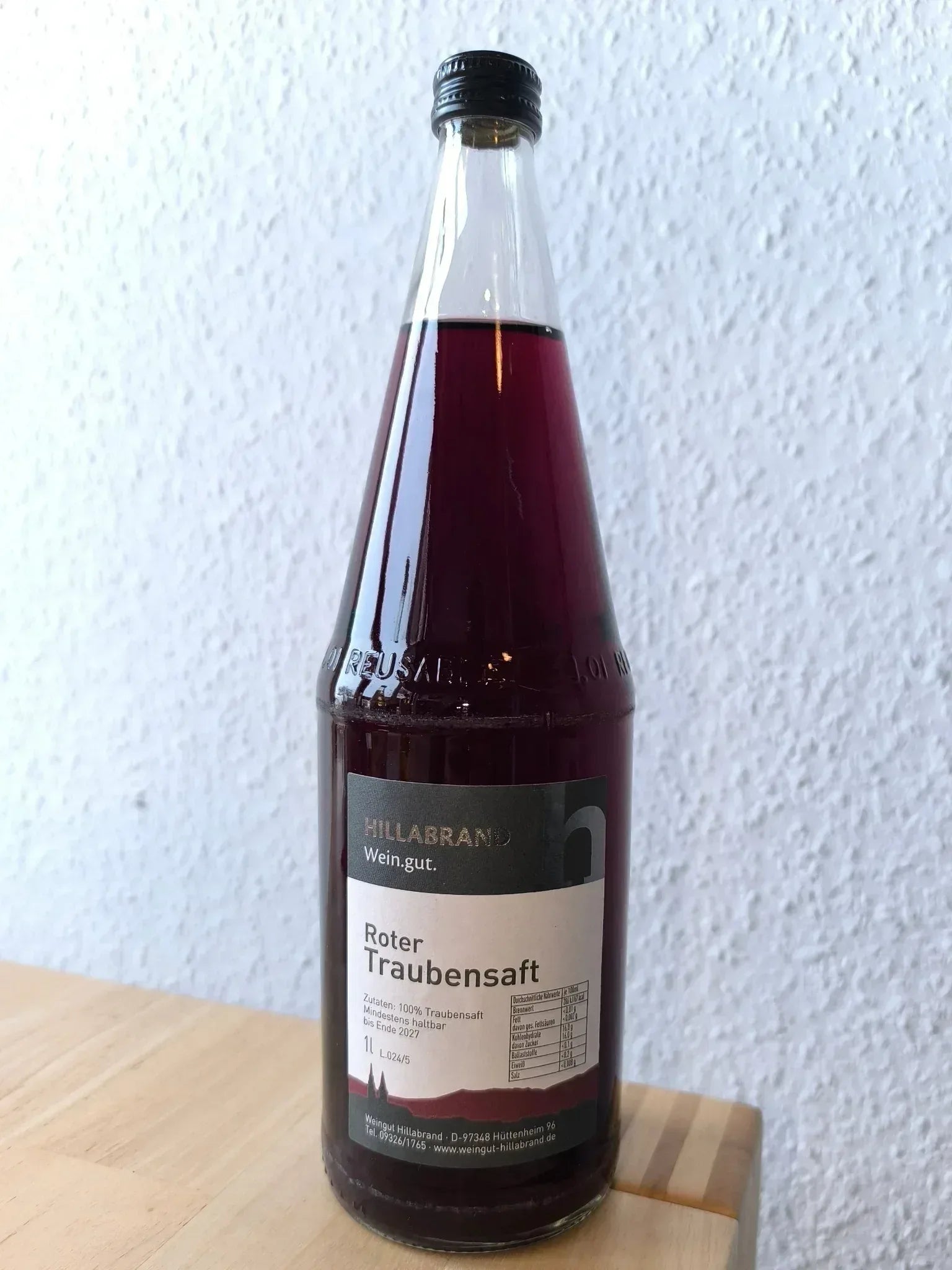 Roter Traubensaft vom Weingut Hillabrand – Naturreiner Direktsaft aus fränkischen Rotweintrauben - Bienenhof-Keil-Shop