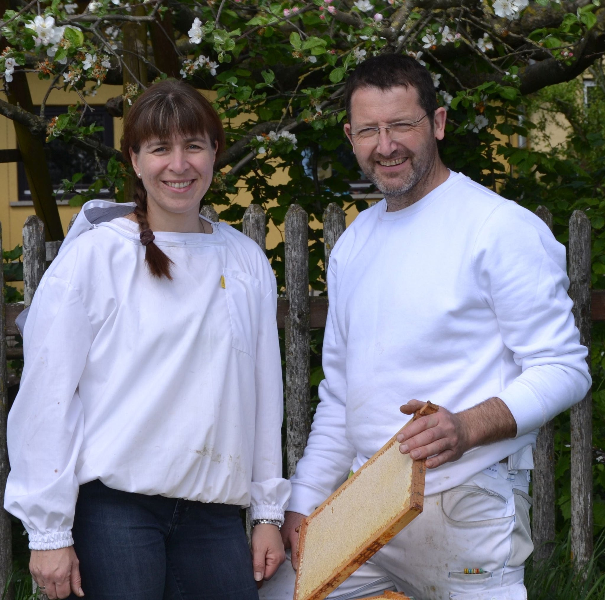 Sabine und Roland Keil im Garten